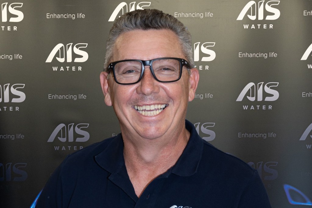 Lee Moore, AIS